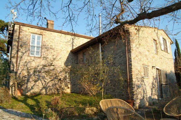 casa indipendente in vendita a Camaiore in zona Orbicciano