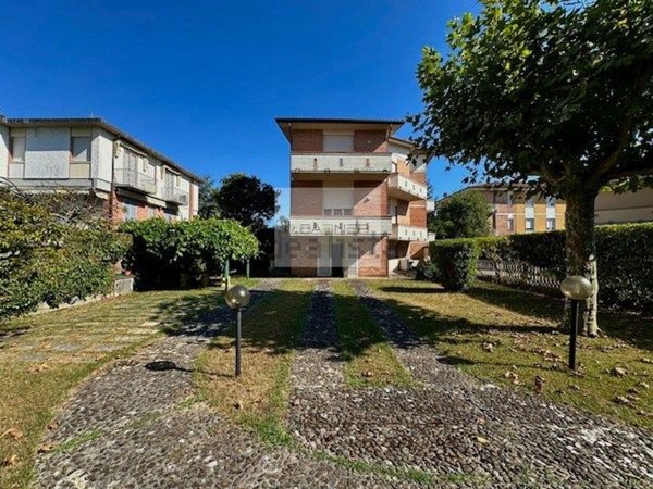 casa indipendente in vendita a Camaiore