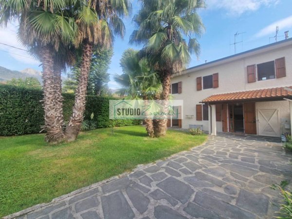 casa indipendente in vendita a Camaiore