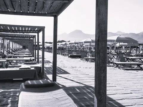 negozio in vendita a Camaiore