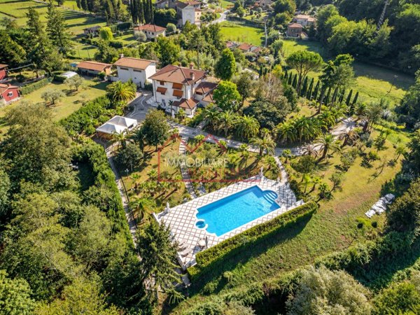 casa indipendente in vendita a Camaiore in zona Pontemazzori
