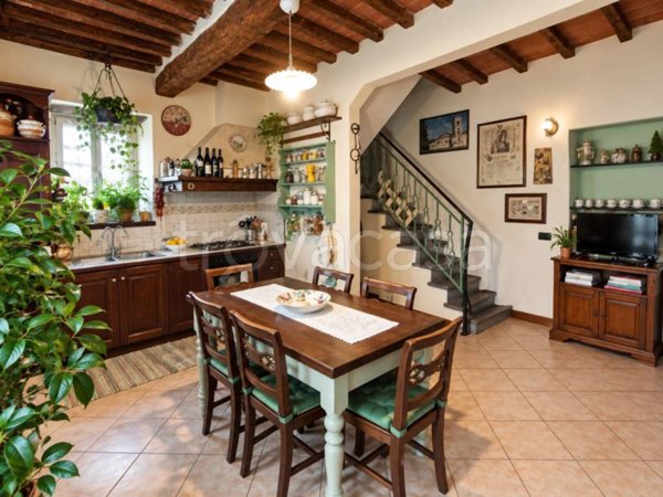 casa indipendente in vendita a Camaiore