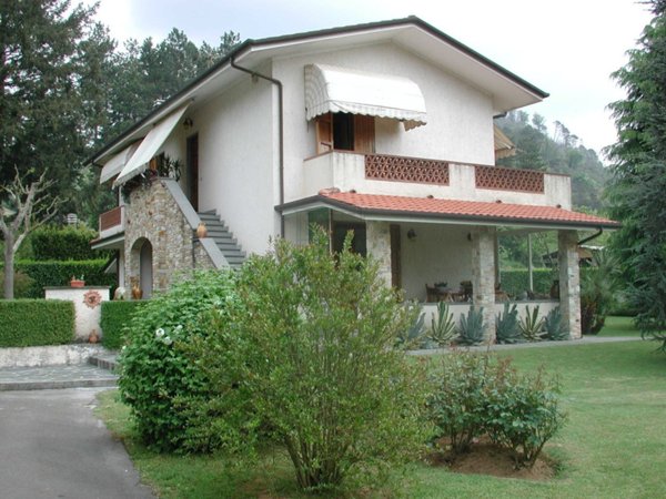 casa indipendente in vendita a Camaiore