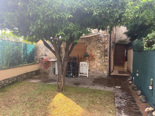 casale in vendita a Camaiore in zona Vado