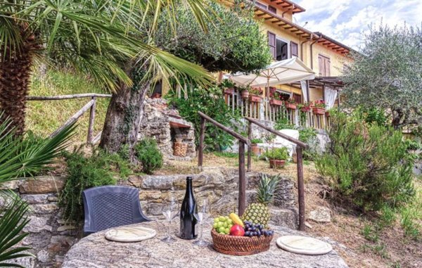 casa indipendente in vendita a Camaiore in zona Montemagno