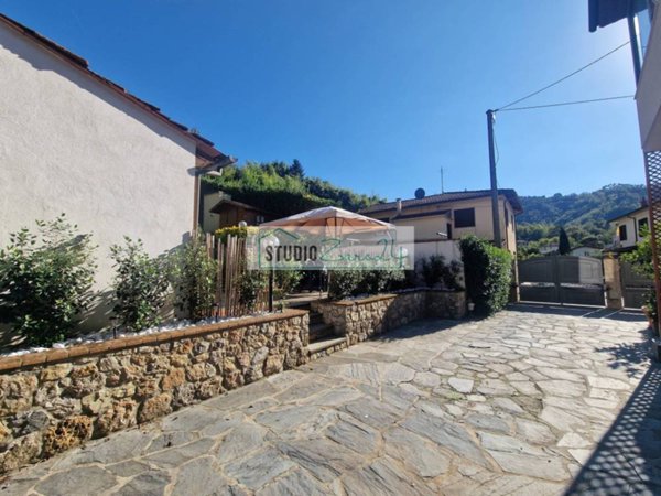 casa indipendente in vendita a Camaiore