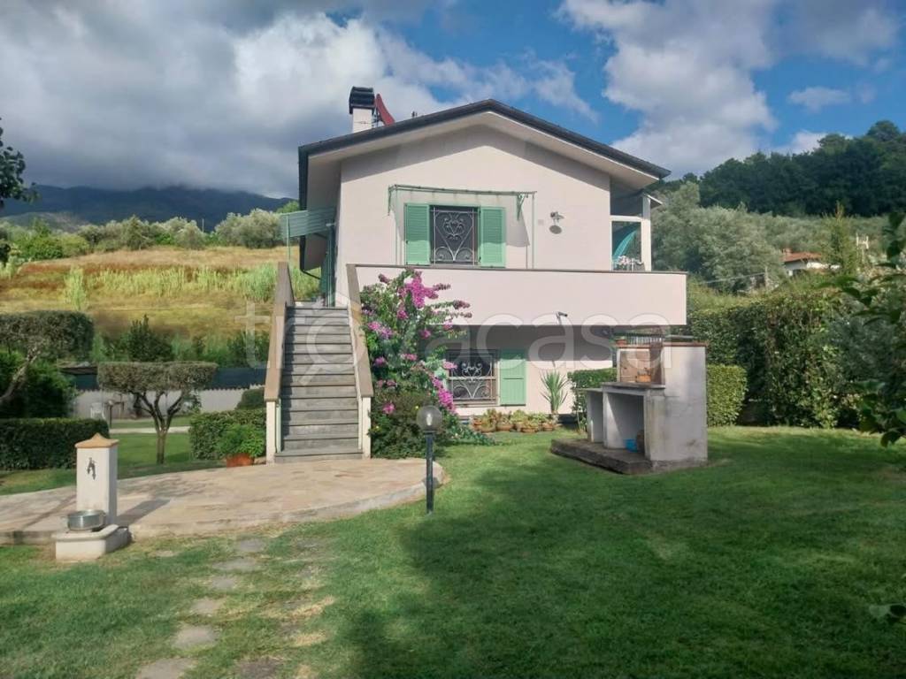 casa indipendente in vendita a Camaiore in zona Marignana