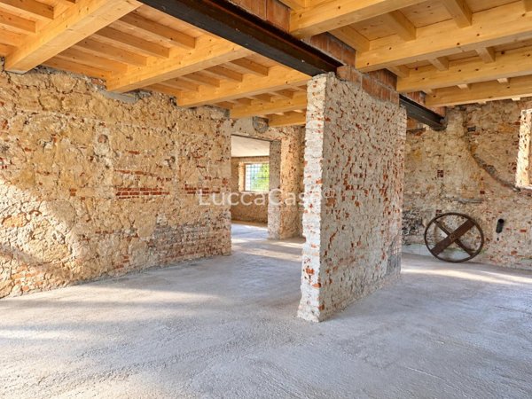 casa indipendente in vendita a Camaiore in zona Lido di Camaiore