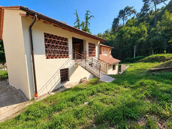 casa indipendente in vendita a Camaiore in zona Lido di Camaiore