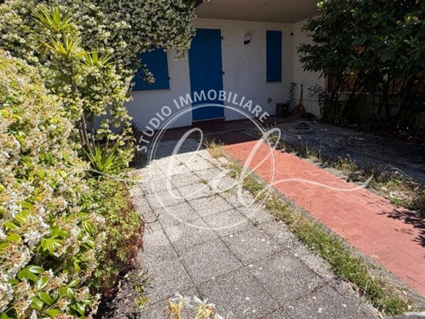 appartamento in vendita a Camaiore in zona Lido di Camaiore