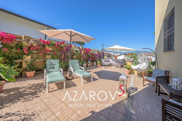 casa indipendente in vendita a Camaiore in zona Secco