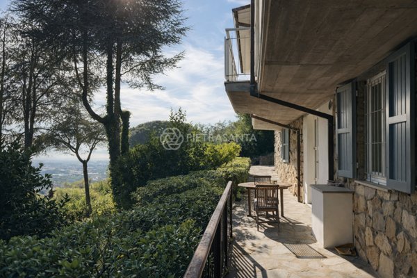 casa indipendente in vendita a Camaiore