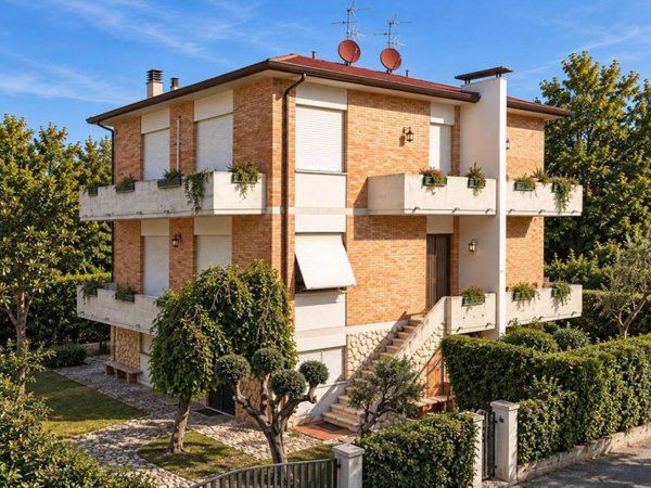 casa indipendente in vendita a Camaiore