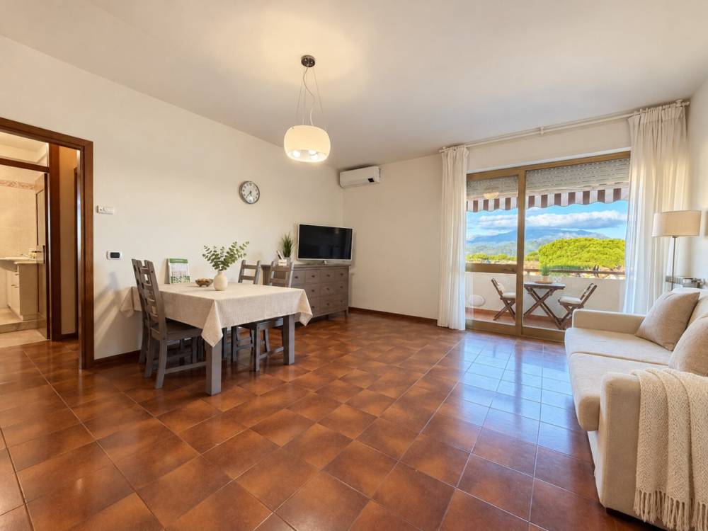 appartamento in vendita a Camaiore in zona Lido di Camaiore