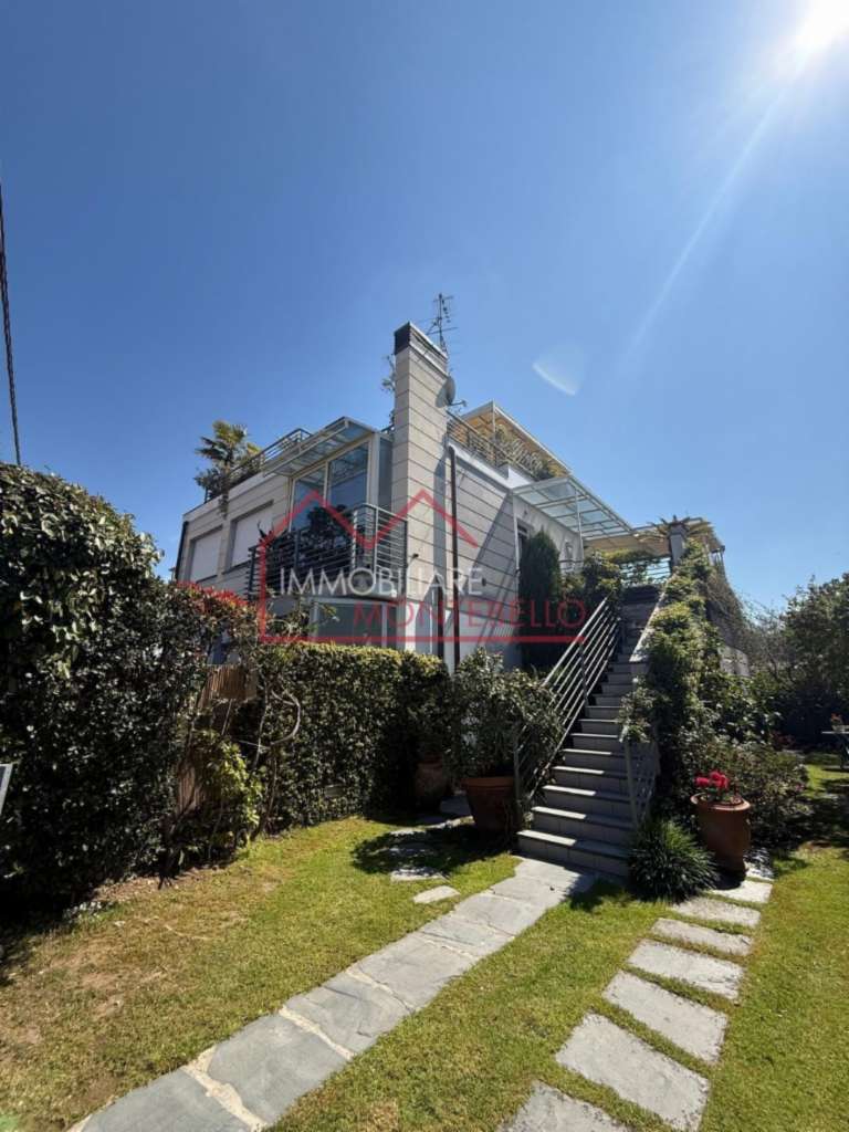appartamento in vendita a Camaiore in zona Lido di Camaiore