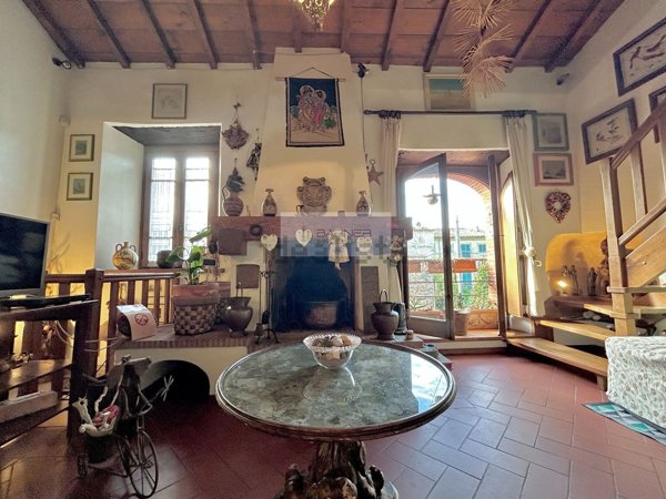 casa indipendente in vendita a Camaiore in zona Marignana