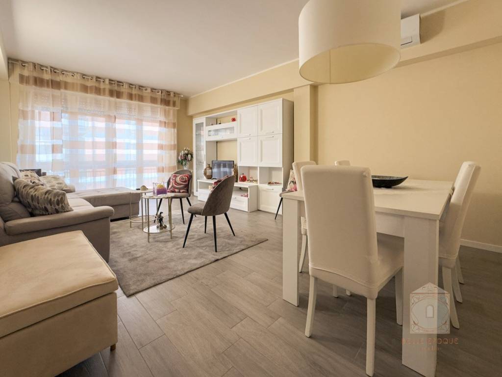 appartamento in vendita a Camaiore in zona Lido di Camaiore