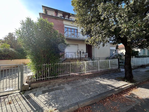appartamento in vendita a Camaiore in zona Lido di Camaiore