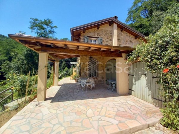 casa indipendente in vendita a Camaiore
