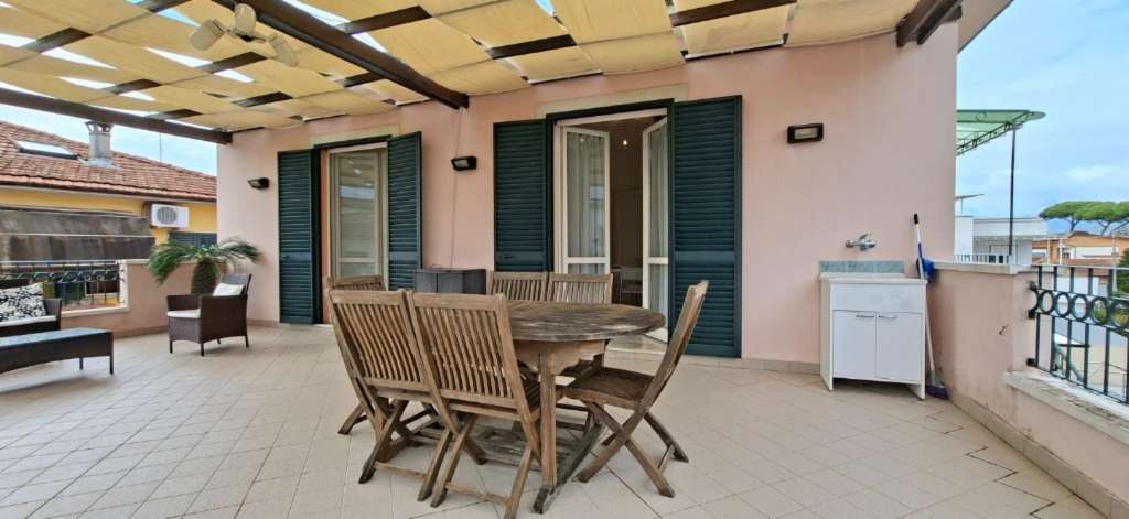 appartamento in vendita a Camaiore in zona Secco