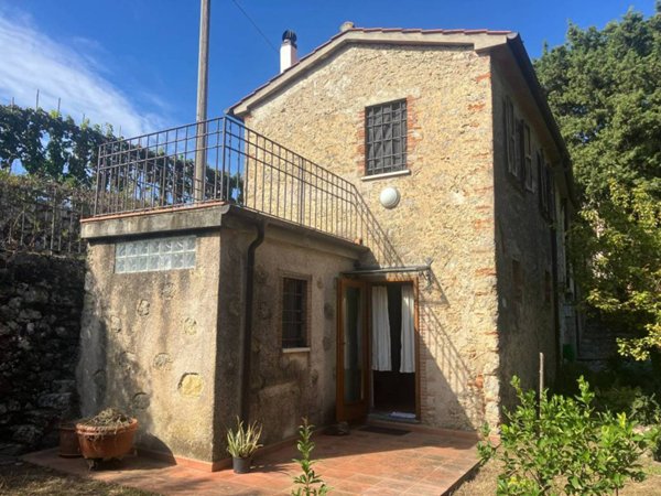 casa indipendente in vendita a Camaiore