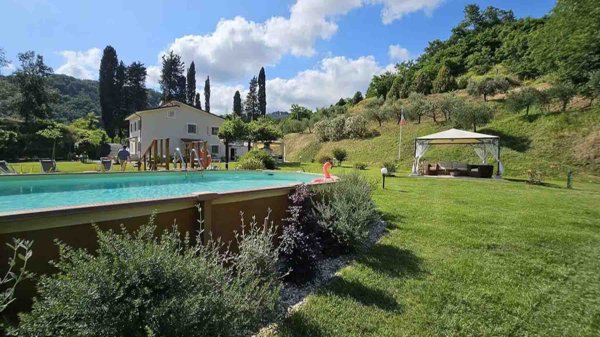 casa indipendente in vendita a Camaiore in zona Nocchi