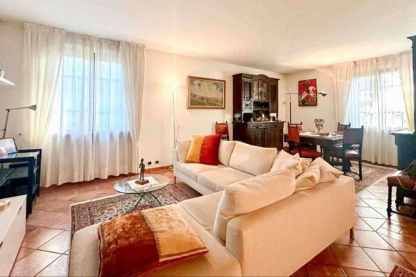 casa indipendente in vendita a Camaiore