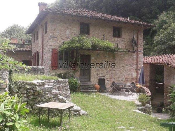 casa indipendente in vendita a Camaiore
