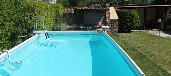 casa indipendente in vendita a Camaiore