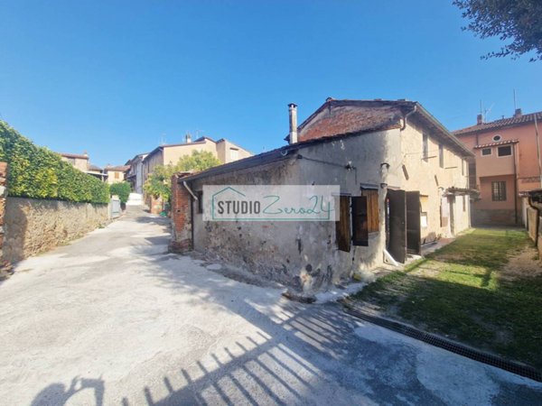 casa indipendente in vendita a Camaiore in zona Lido di Camaiore