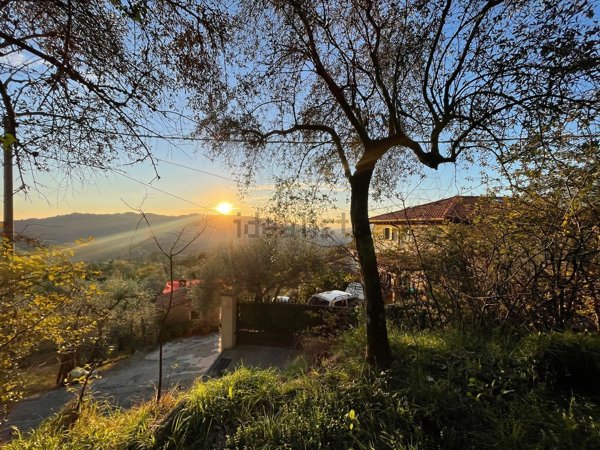 casale in vendita a Camaiore