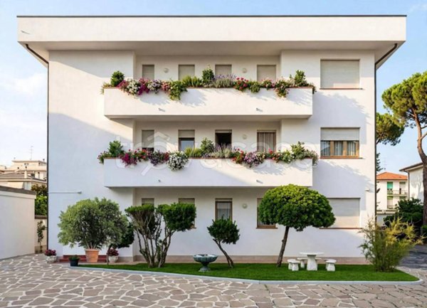 appartamento in vendita a Camaiore in zona Lido di Camaiore