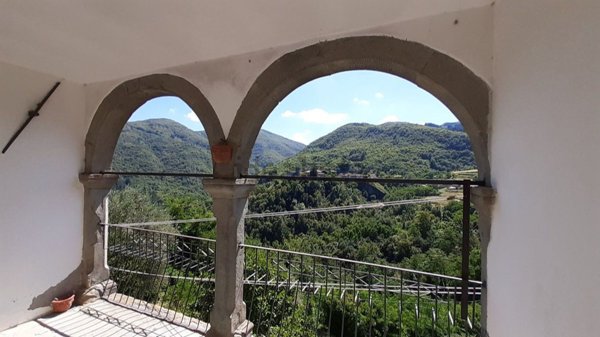casa indipendente in vendita a Camporgiano in zona Casciana