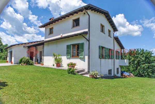casa indipendente in vendita a Camporgiano