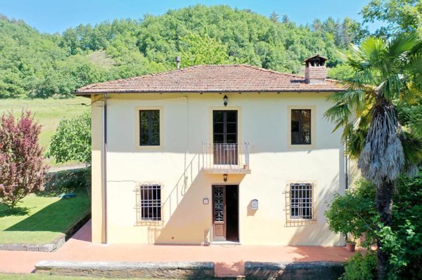 casa indipendente in vendita a Camporgiano in zona Roccalberti