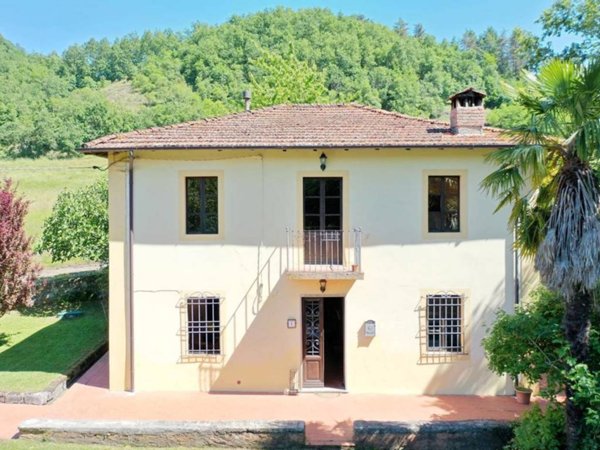 casa indipendente in vendita a Camporgiano in zona Roccalberti