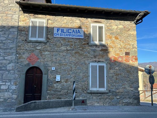 casa indipendente in vendita a Camporgiano in zona Filicaia