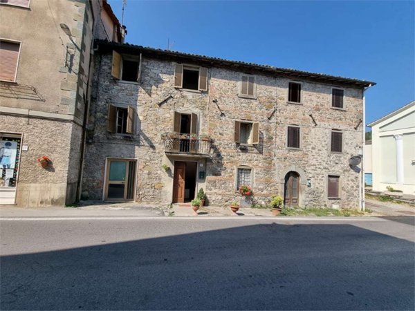 casa indipendente in vendita a Camporgiano in zona Filicaia