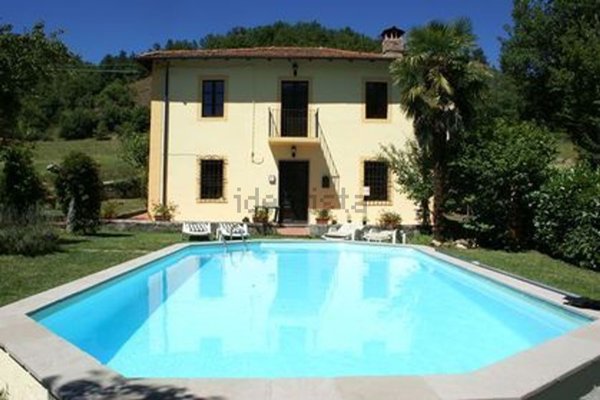 casa indipendente in vendita a Camporgiano in zona Roccalberti