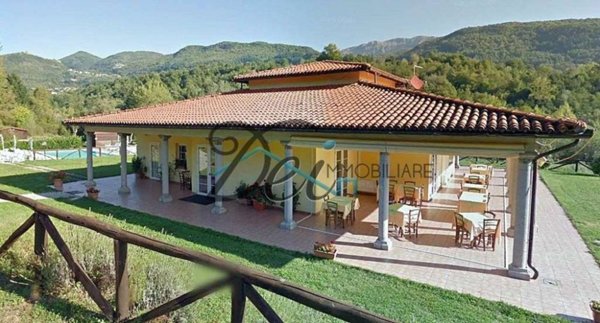 casa indipendente in vendita a Camporgiano