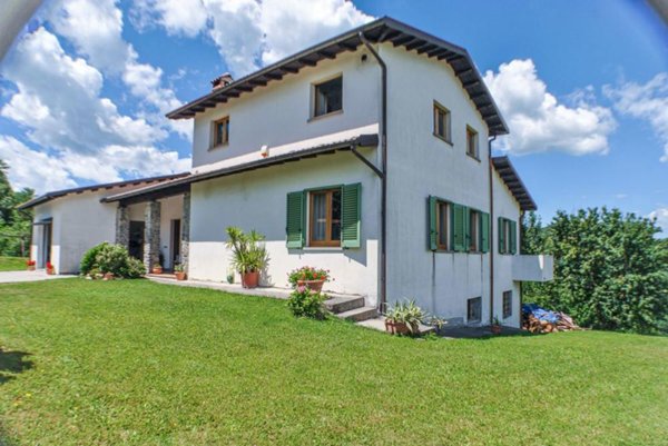 casa indipendente in vendita a Camporgiano