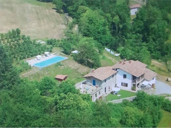 casale in vendita a Camporgiano