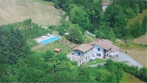 casale in vendita a Camporgiano