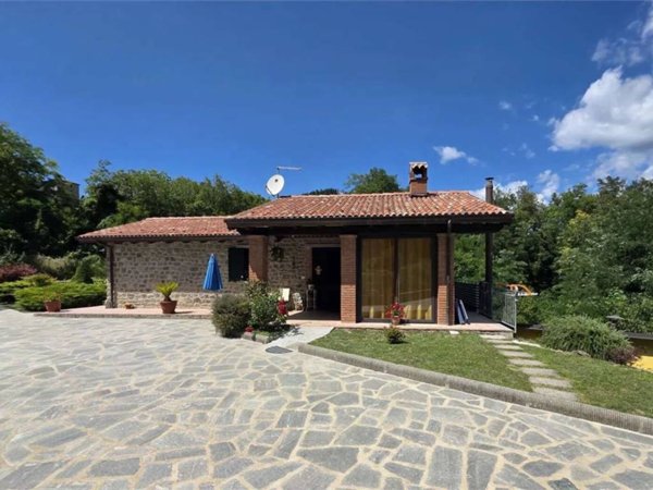 casale in vendita a Camporgiano in zona Casatico