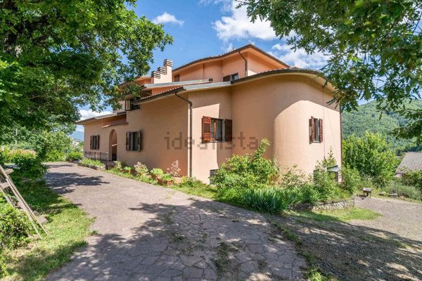 casa indipendente in vendita a Camporgiano
