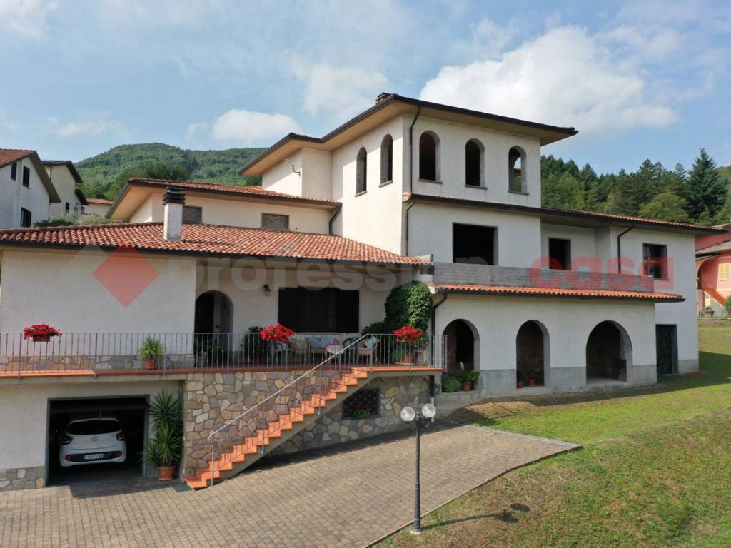 casa indipendente in vendita a Camporgiano