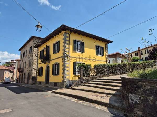 casa indipendente in vendita a Camporgiano