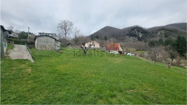 casa indipendente in vendita a Camporgiano in zona Puglianella