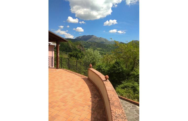 casa indipendente in vendita a Camporgiano in zona Poggio