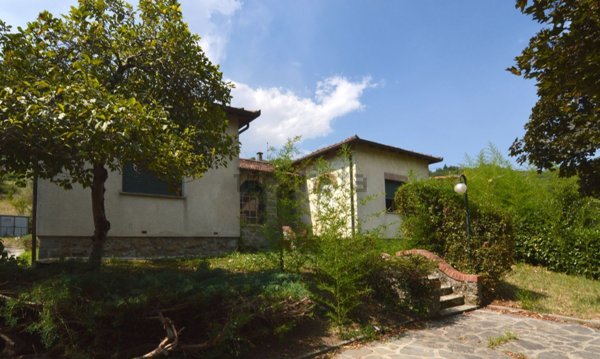 casa indipendente in vendita a Camporgiano in zona Filicaia